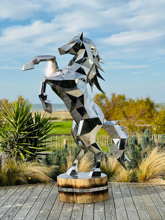 statue de cheval origami