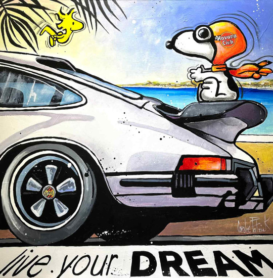 Snoopy vit son rêve, la Porsche sur la Côte d'Azur
