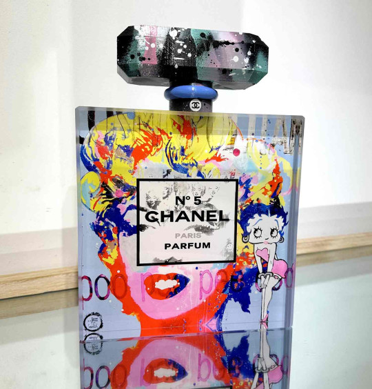 Flacon Chanel n°5, Marilyn et Betty, bleu