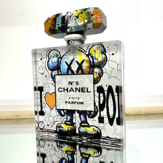 Chanel n°5, kaws, I love pop art