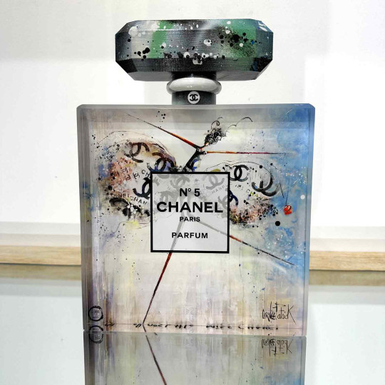 Chanel n°5 bottle, Miss Chanel