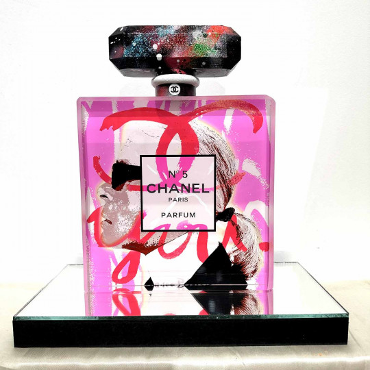 Luxury Chanel n°5, Lagerfeld pink