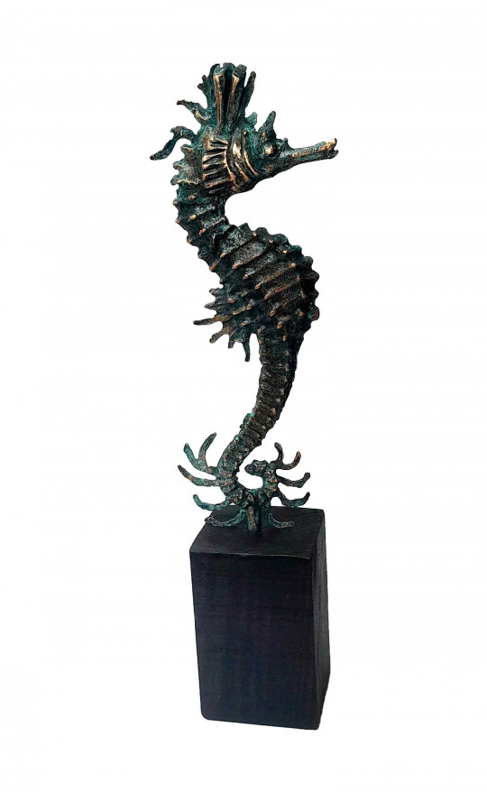 Sea horse sculpture