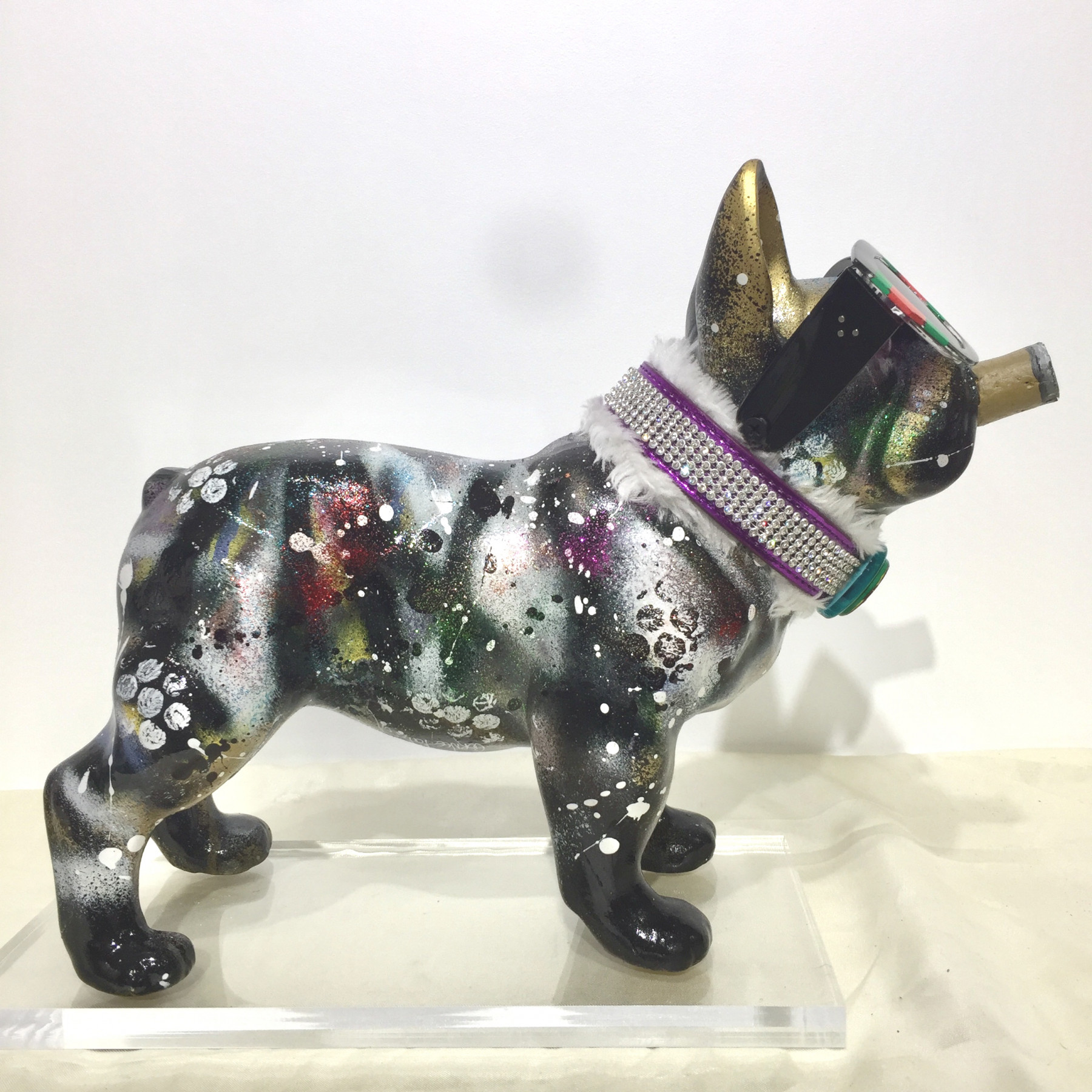 Patrick Cornée, My French Bulldog is happy, sculpture - Galerie de vente et d’achat d’art contemporain en ligne Artalistic