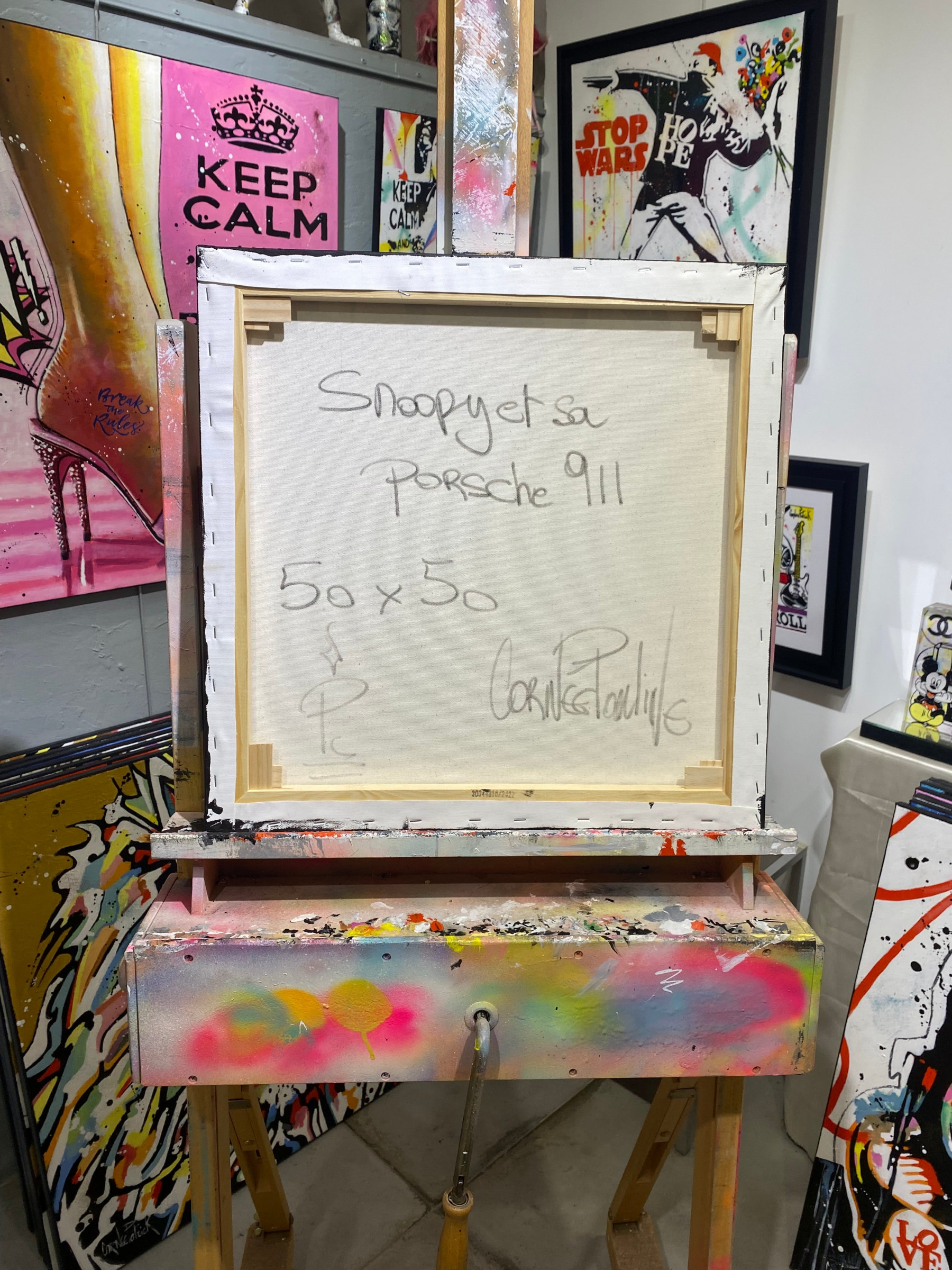 Pauline Cornée, Snoopy et sa Porsche 911, peinture - Galerie de vente et d’achat d’art contemporain en ligne Artalistic
