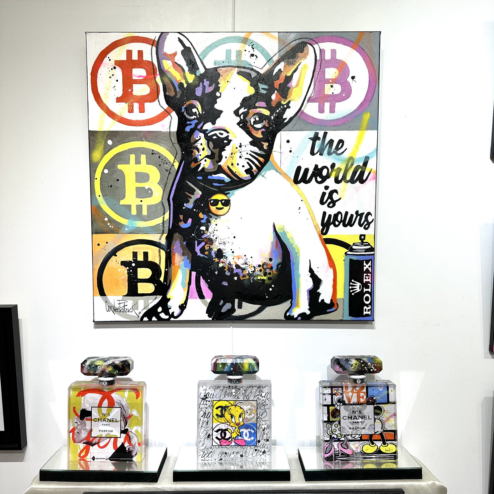 Patrick Cornée, My French Bulldog loves Rolex and Bitcoins, peinture - Galerie de vente et d’achat d’art contemporain en ligne Artalistic