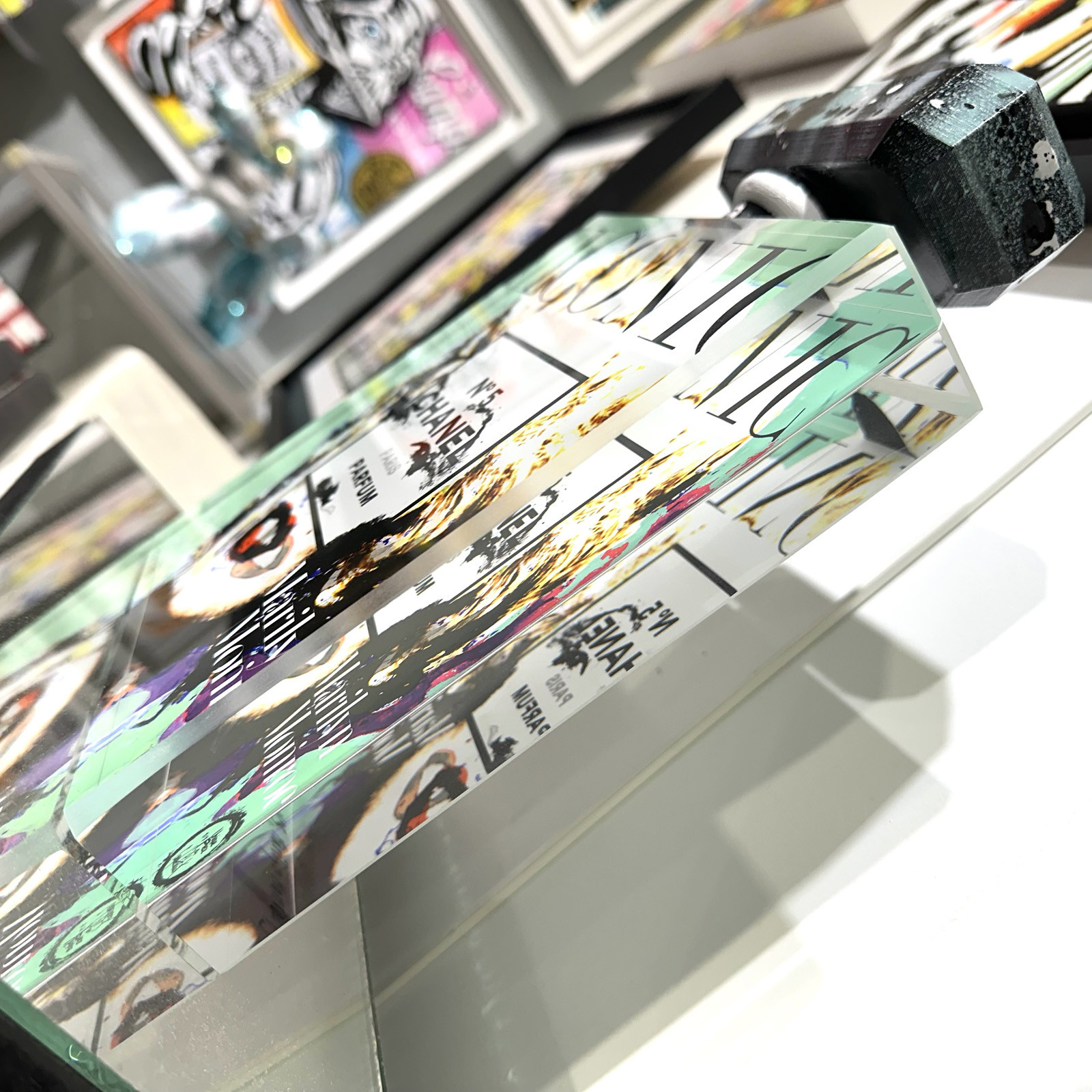 Patrick Cornée, Flocon Chanel n°5, sculpture - Galerie de vente et d’achat d’art contemporain en ligne Artalistic