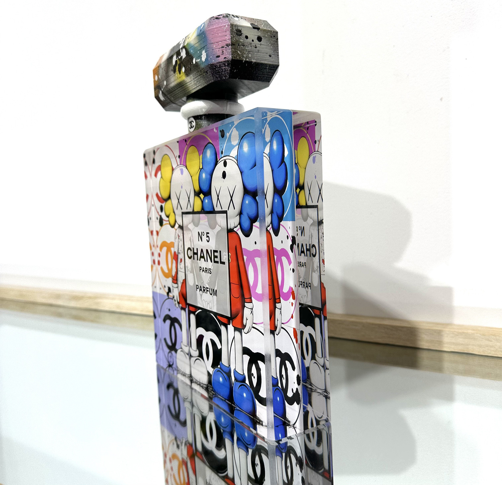 Patrick Cornée, Chanel n°5, l'amour fou, sculpture - Galerie de vente et d’achat d’art contemporain en ligne Artalistic