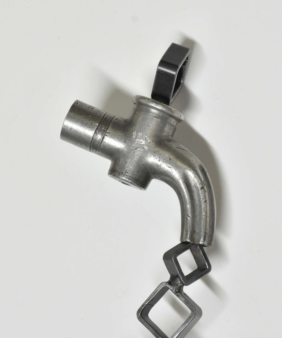 Yannick Bouillault, Le robinet surprenant, sculpture - Galerie de vente et d’achat d’art contemporain en ligne Artalistic