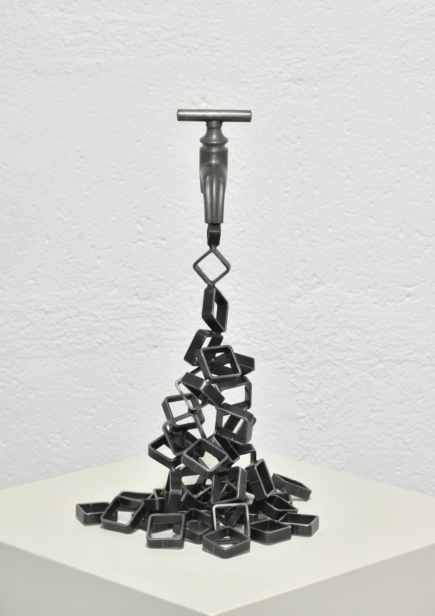 Yannick Bouillault, Le robinet surprenant 2, sculpture - Galerie de vente et d’achat d’art contemporain en ligne Artalistic