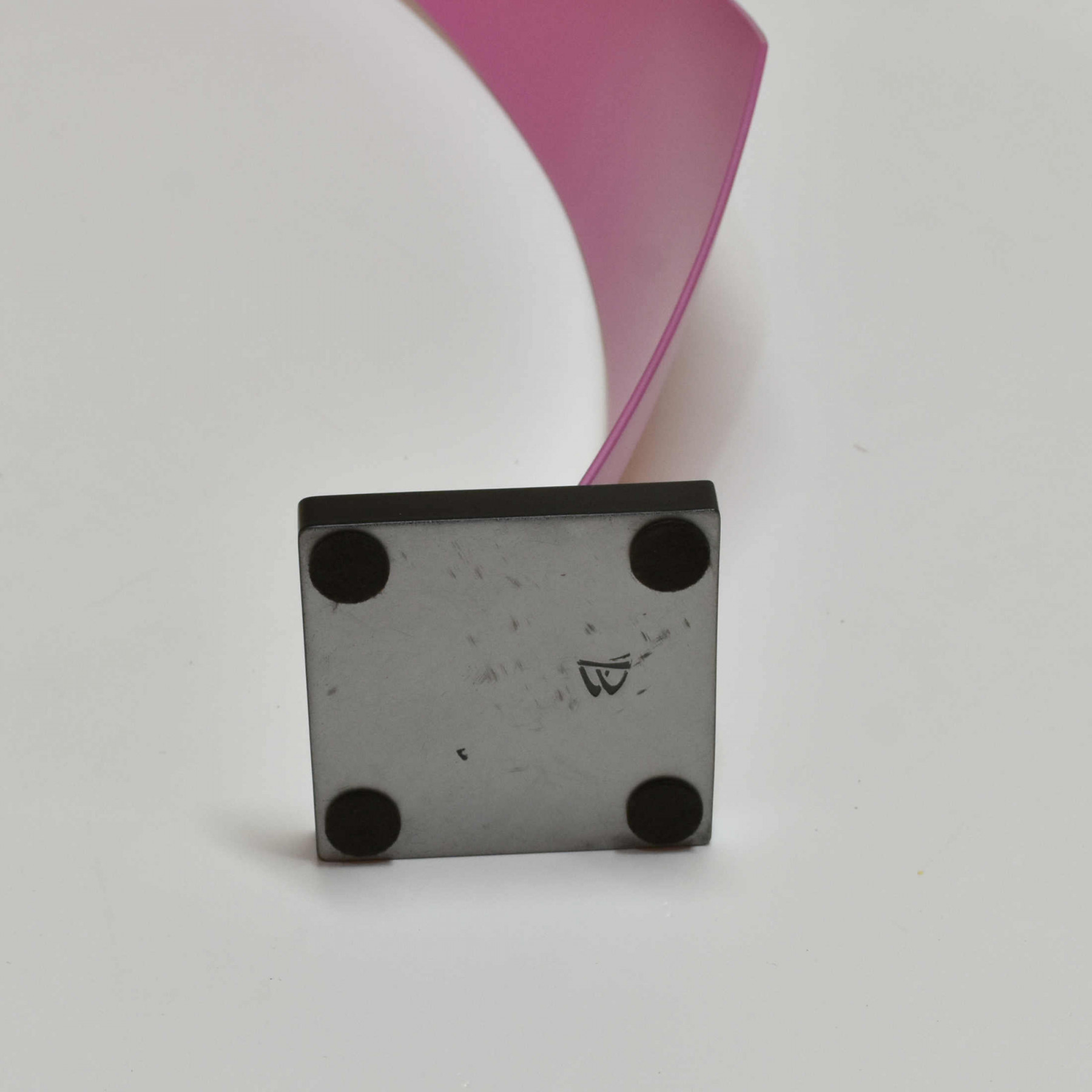 Yannick Bouillault, Pink OMS, sculpture - Galerie de vente et d’achat d’art contemporain en ligne Artalistic