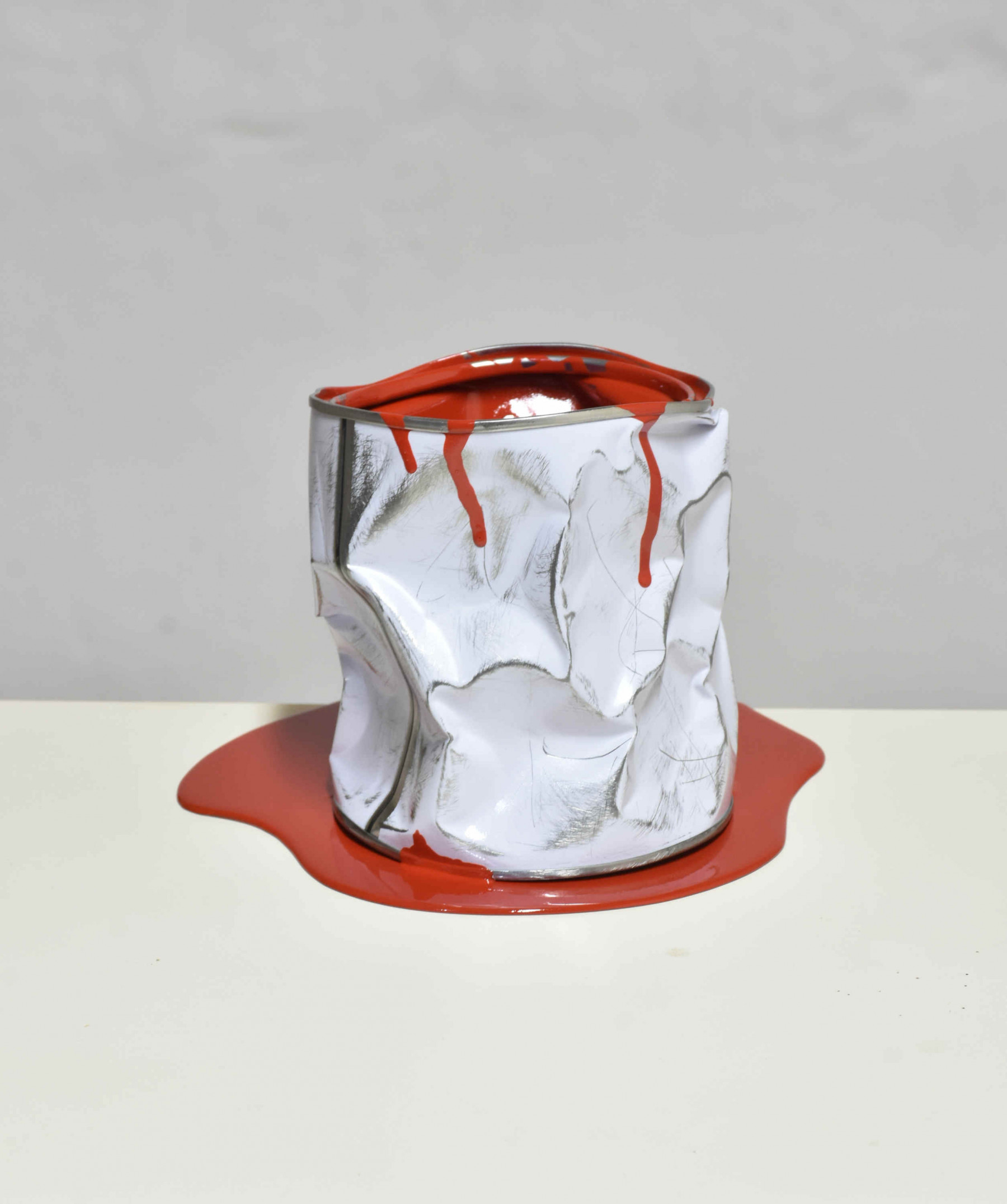 Yannick Bouillault, Le vieux pot de peinture rouge, sculpture - Galerie de vente et d’achat d’art contemporain en ligne Artalistic