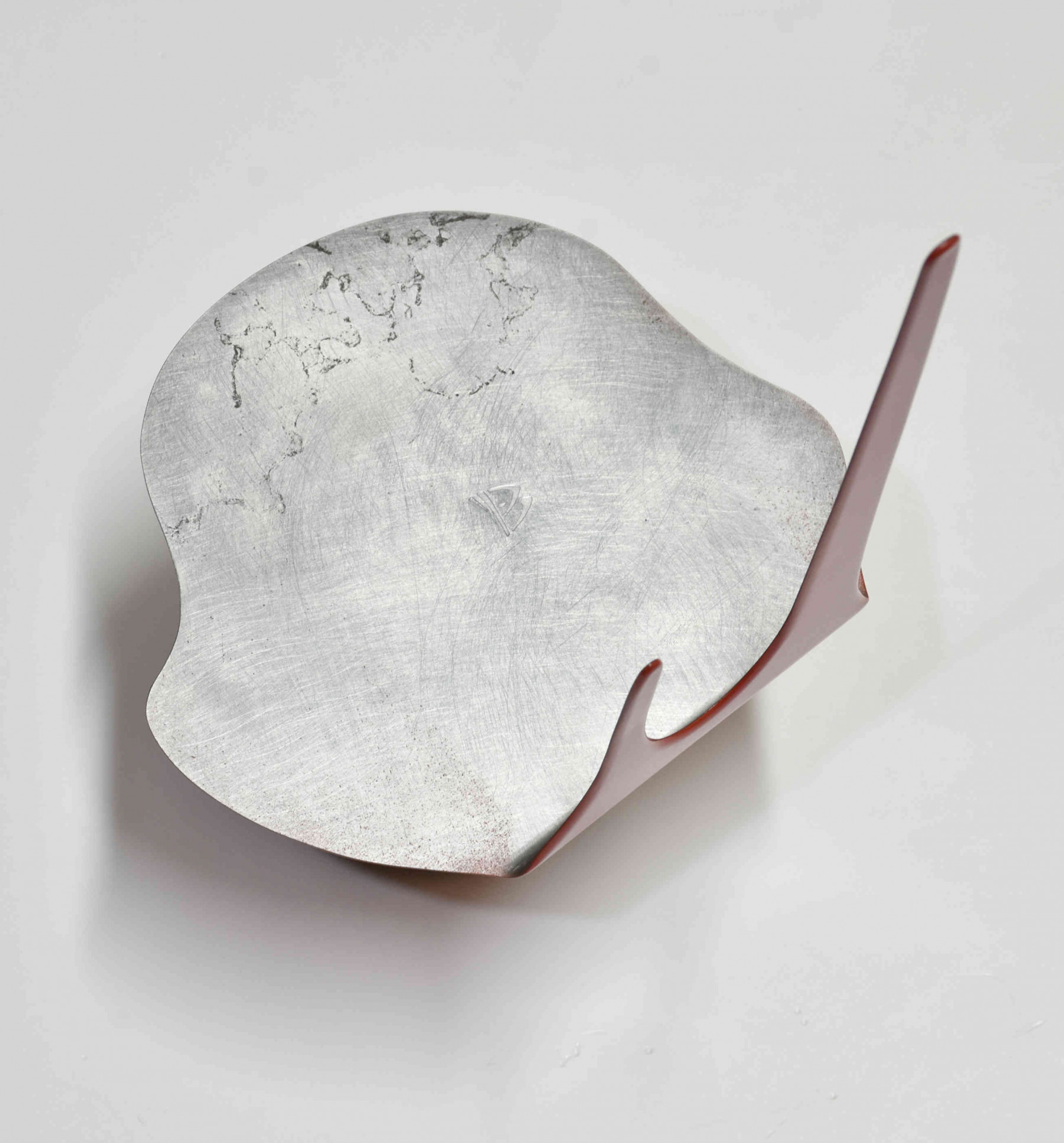 Yannick Bouillault, Le vieux pot de peinture rouge, sculpture - Galerie de vente et d’achat d’art contemporain en ligne Artalistic