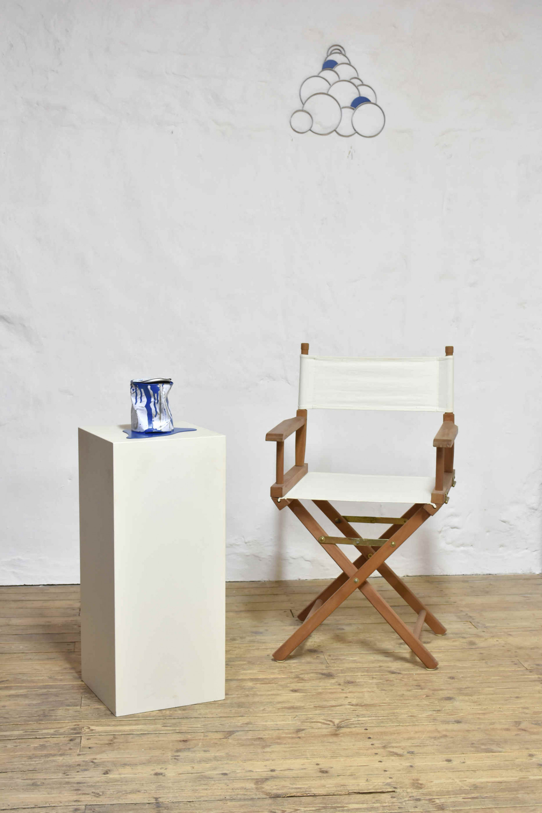 Yannick Bouillault, Le vieux pot de peinture bleu, sculpture - Galerie de vente et d’achat d’art contemporain en ligne Artalistic