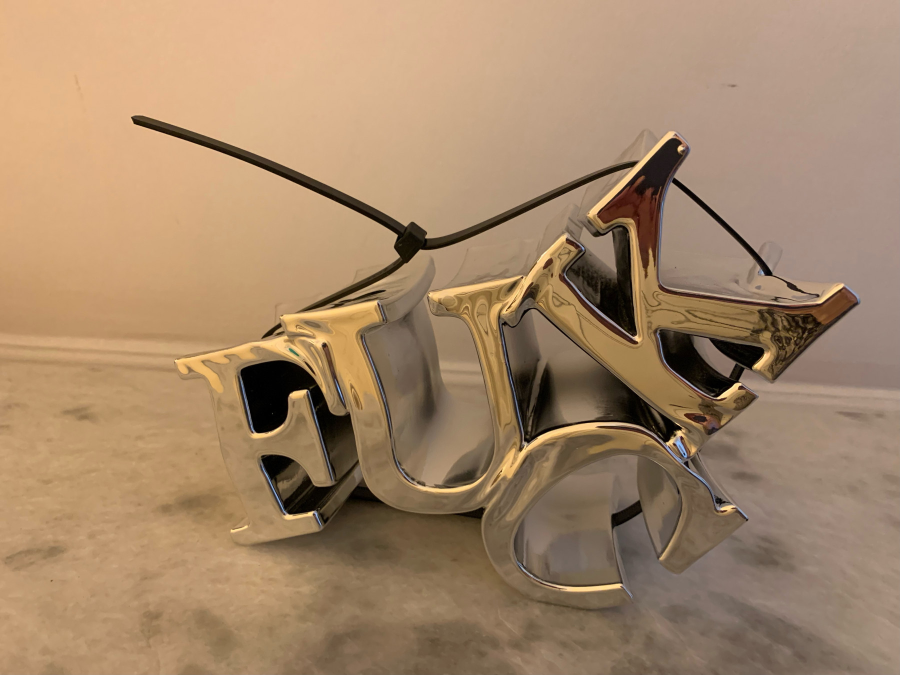 Sagrasse, Squeezy Fuck, sculpture - Galerie de vente et d’achat d’art contemporain en ligne Artalistic