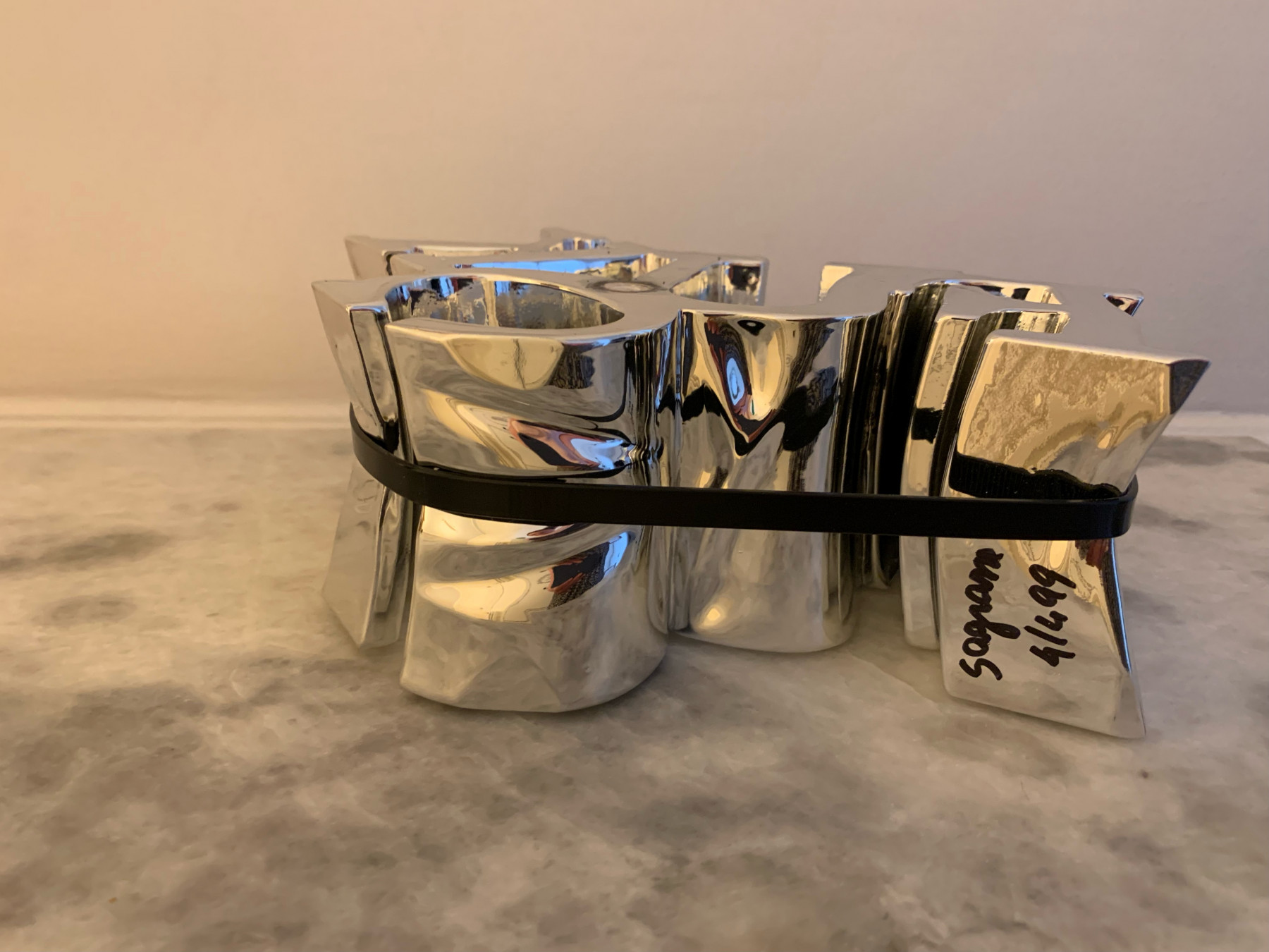Sagrasse, Squeezy Fuck, sculpture - Galerie de vente et d’achat d’art contemporain en ligne Artalistic