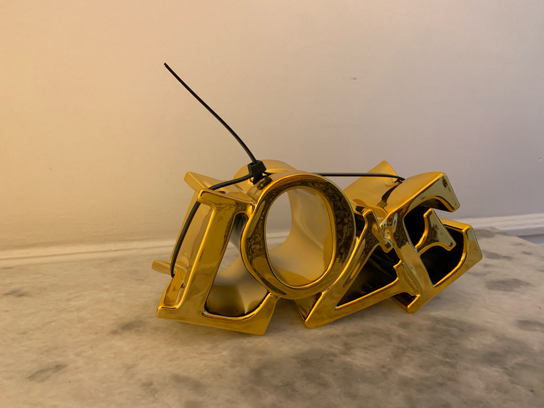 Sagrasse, Squeezy love, sculpture - Galerie de vente et d’achat d’art contemporain en ligne Artalistic