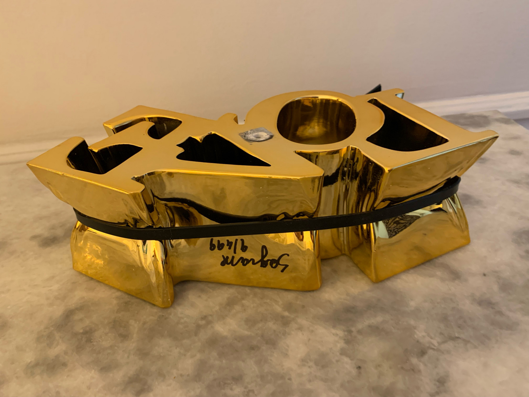 Sagrasse, Squeezy love, sculpture - Galerie de vente et d’achat d’art contemporain en ligne Artalistic