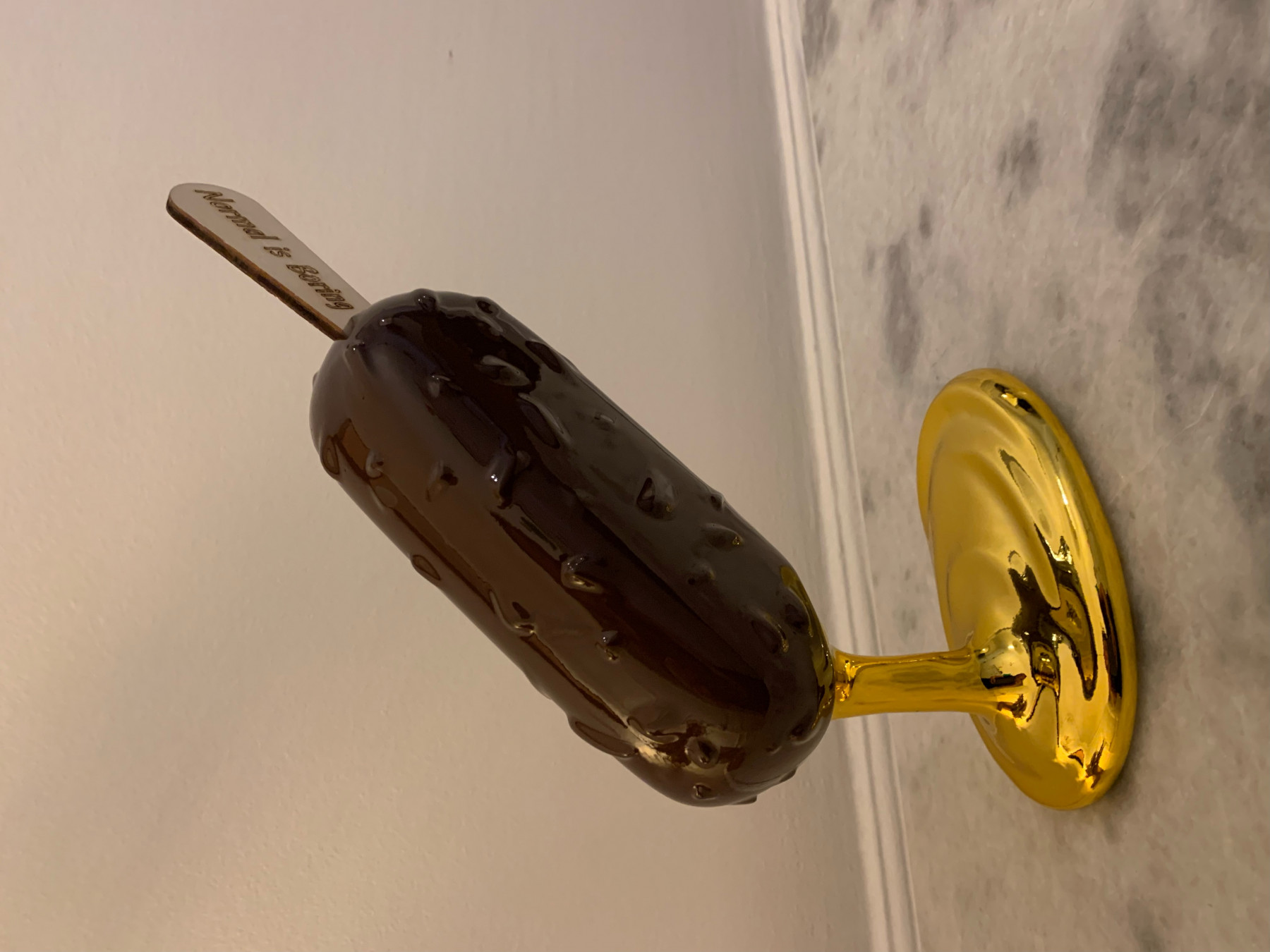 Sagrasse, Normal is boring, sculpture - Galerie de vente et d’achat d’art contemporain en ligne Artalistic