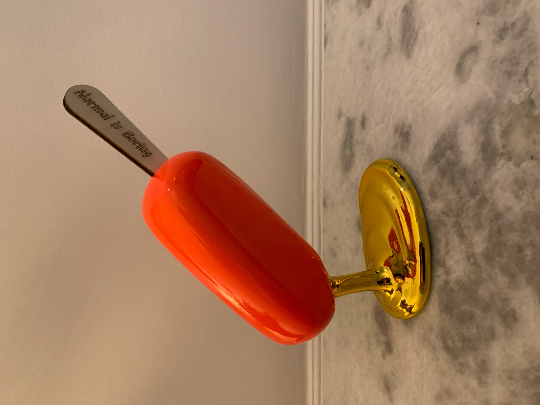 Sagrasse, Normal is boring, sculpture - Galerie de vente et d’achat d’art contemporain en ligne Artalistic