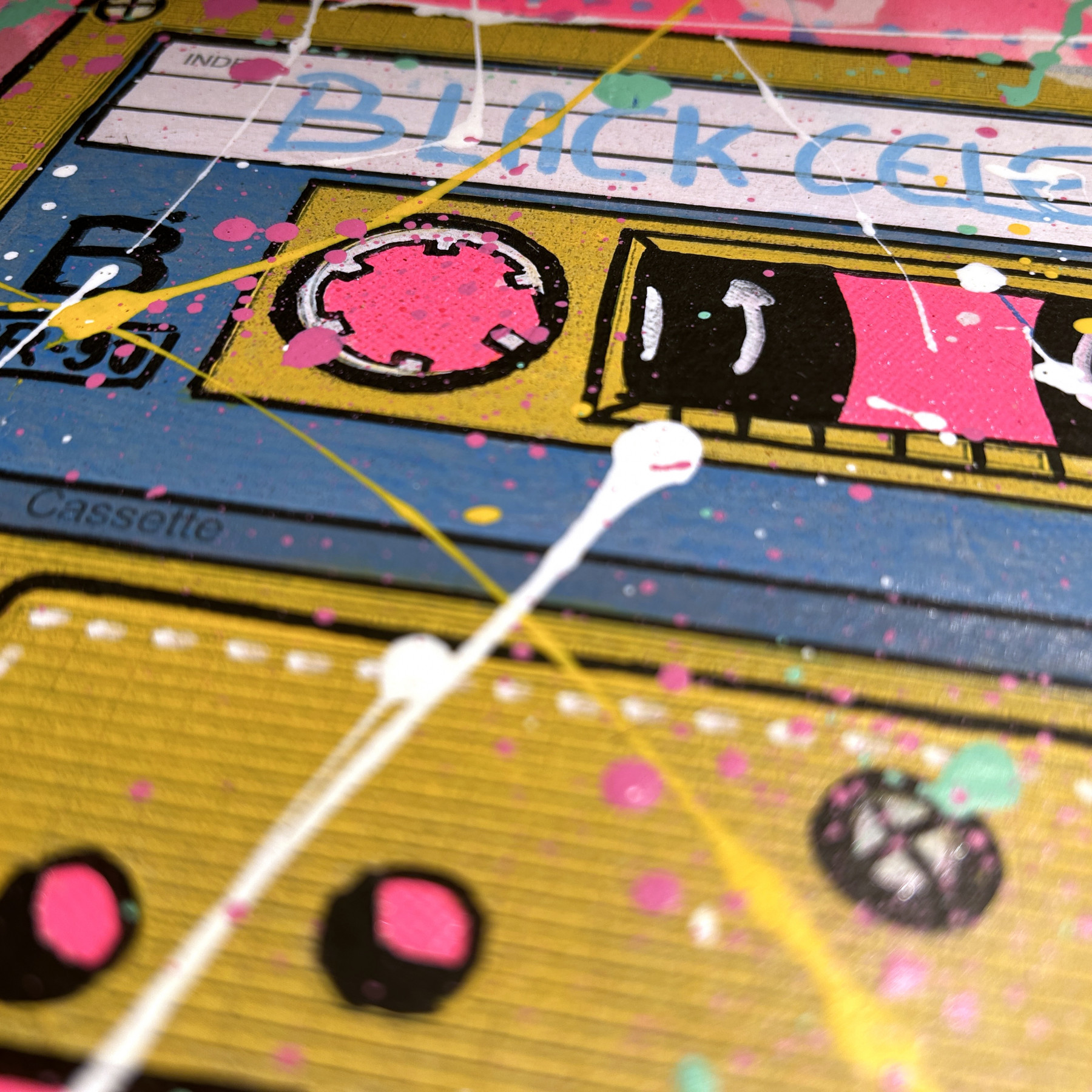 Secam, K7 pink, peinture - Galerie de vente et d’achat d’art contemporain en ligne Artalistic