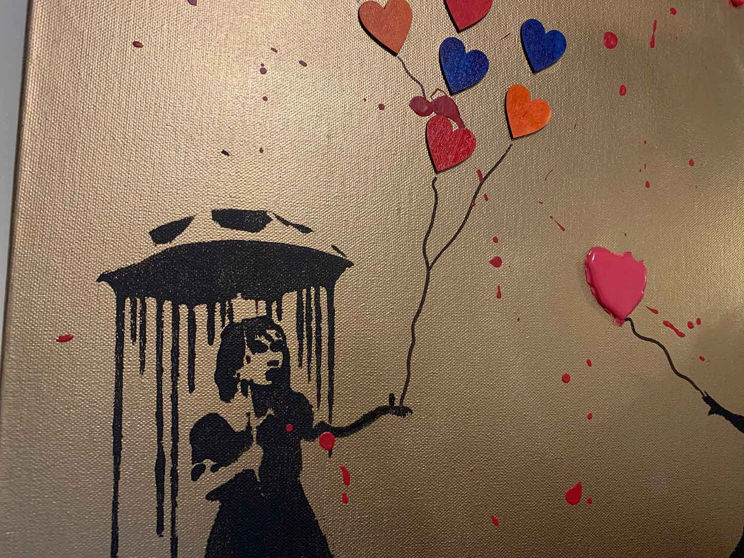 Rose, raining gold, peinture - Galerie de vente et d’achat d’art contemporain en ligne Artalistic