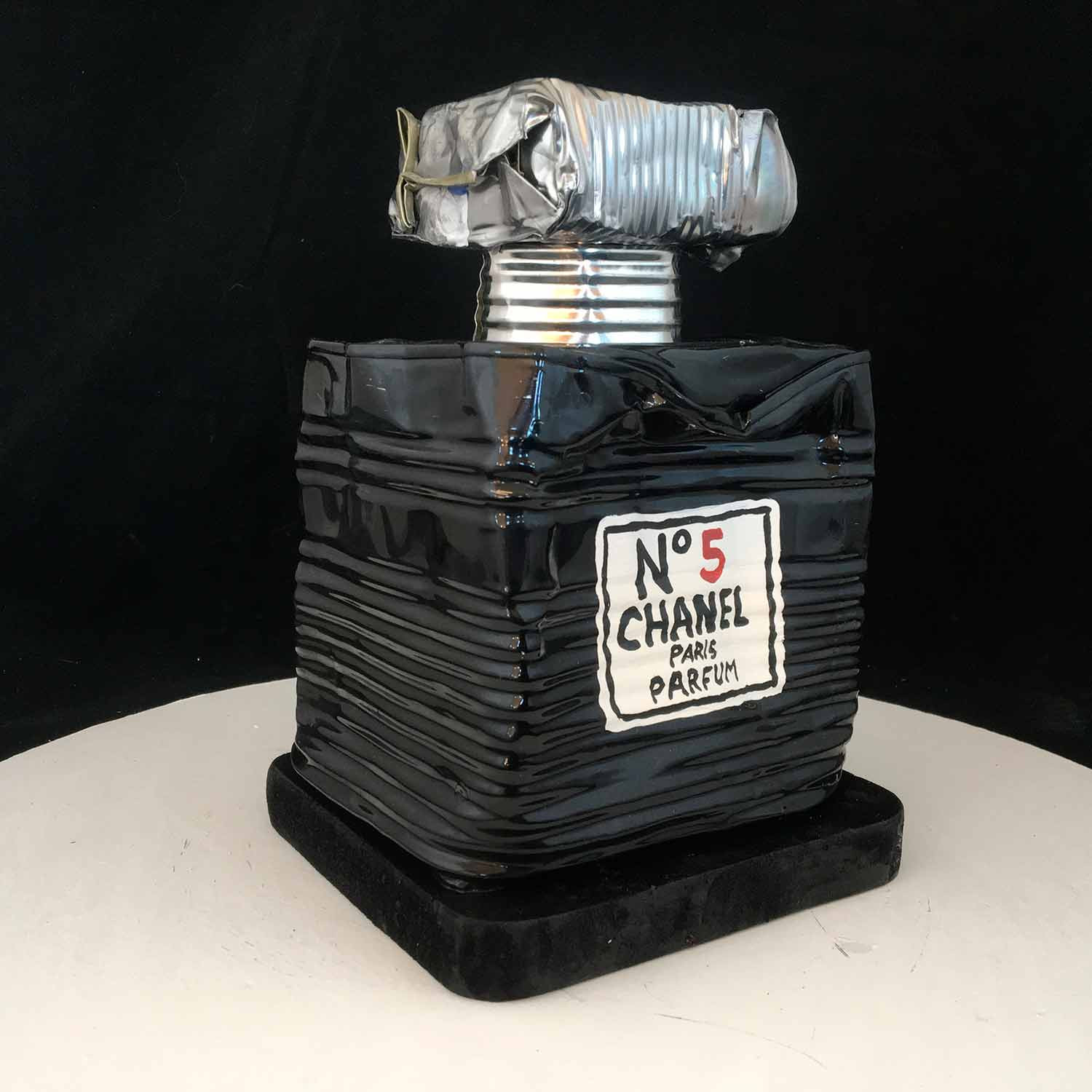 Norman Gekko, Crushed Chanel, sculpture - Galerie de vente et d’achat d’art contemporain en ligne Artalistic