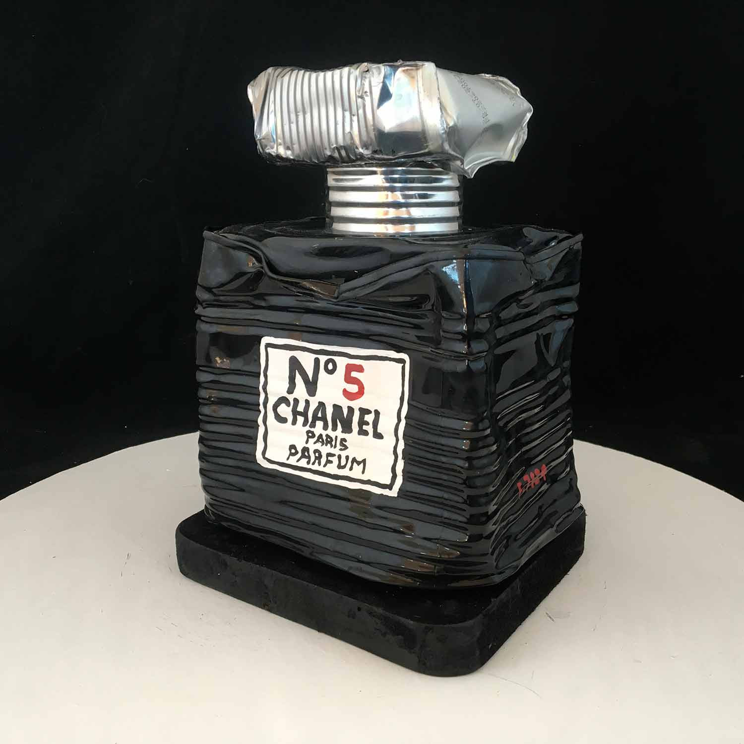 Norman Gekko, Crushed Chanel, sculpture - Galerie de vente et d’achat d’art contemporain en ligne Artalistic