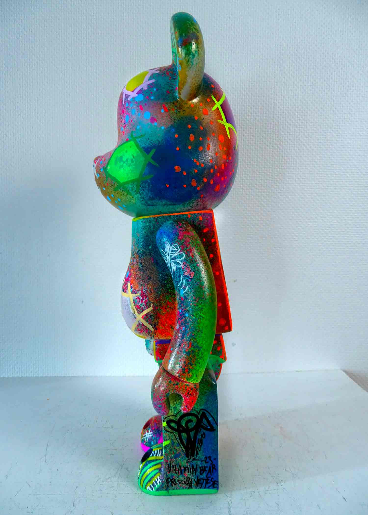 Priscilla Vettese, Vitamin bear, sculpture - Galerie de vente et d’achat d’art contemporain en ligne Artalistic