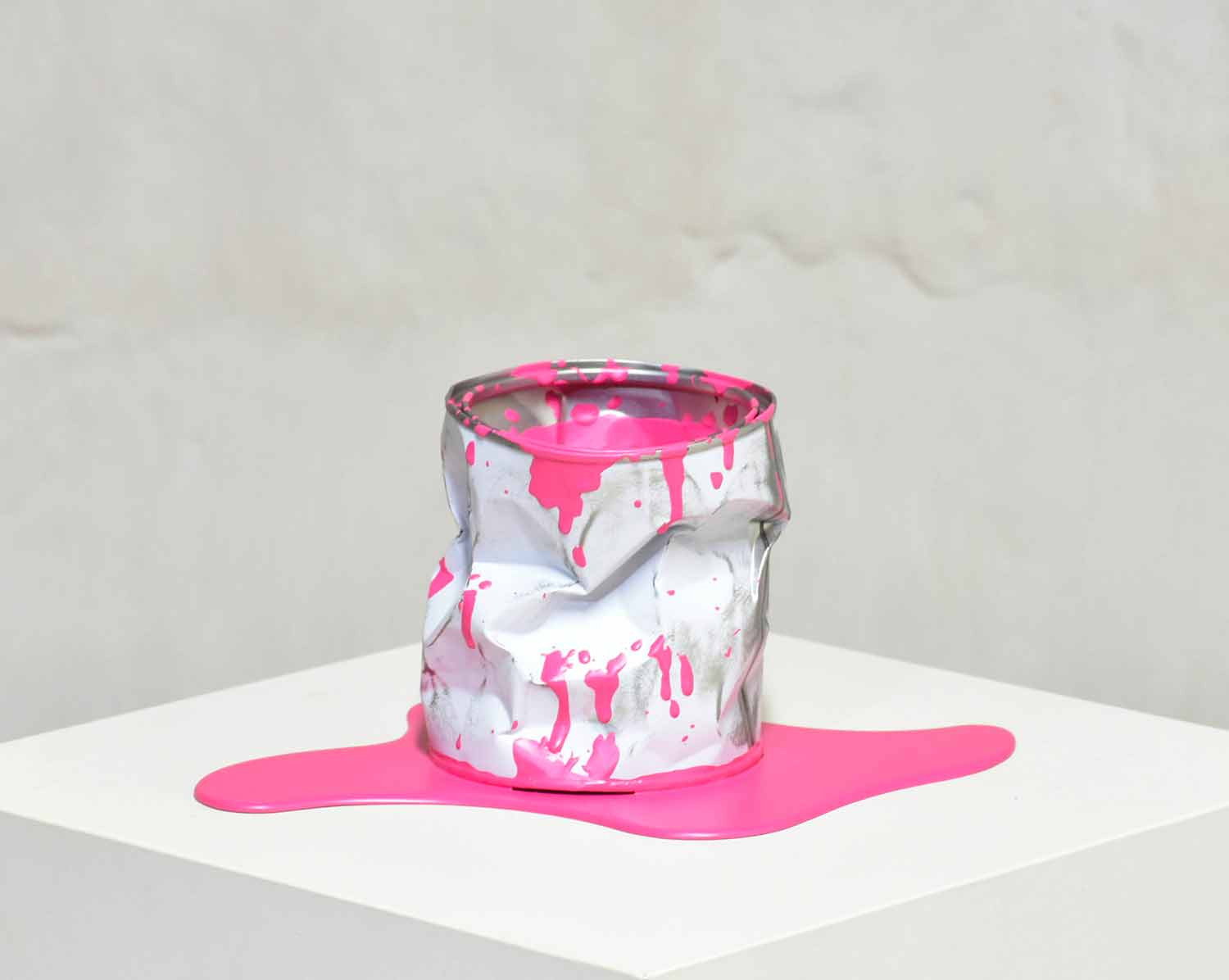 Yannick Bouillault, Le vieux pot de peinture rose, sculpture - Galerie de vente et d’achat d’art contemporain en ligne Artalistic