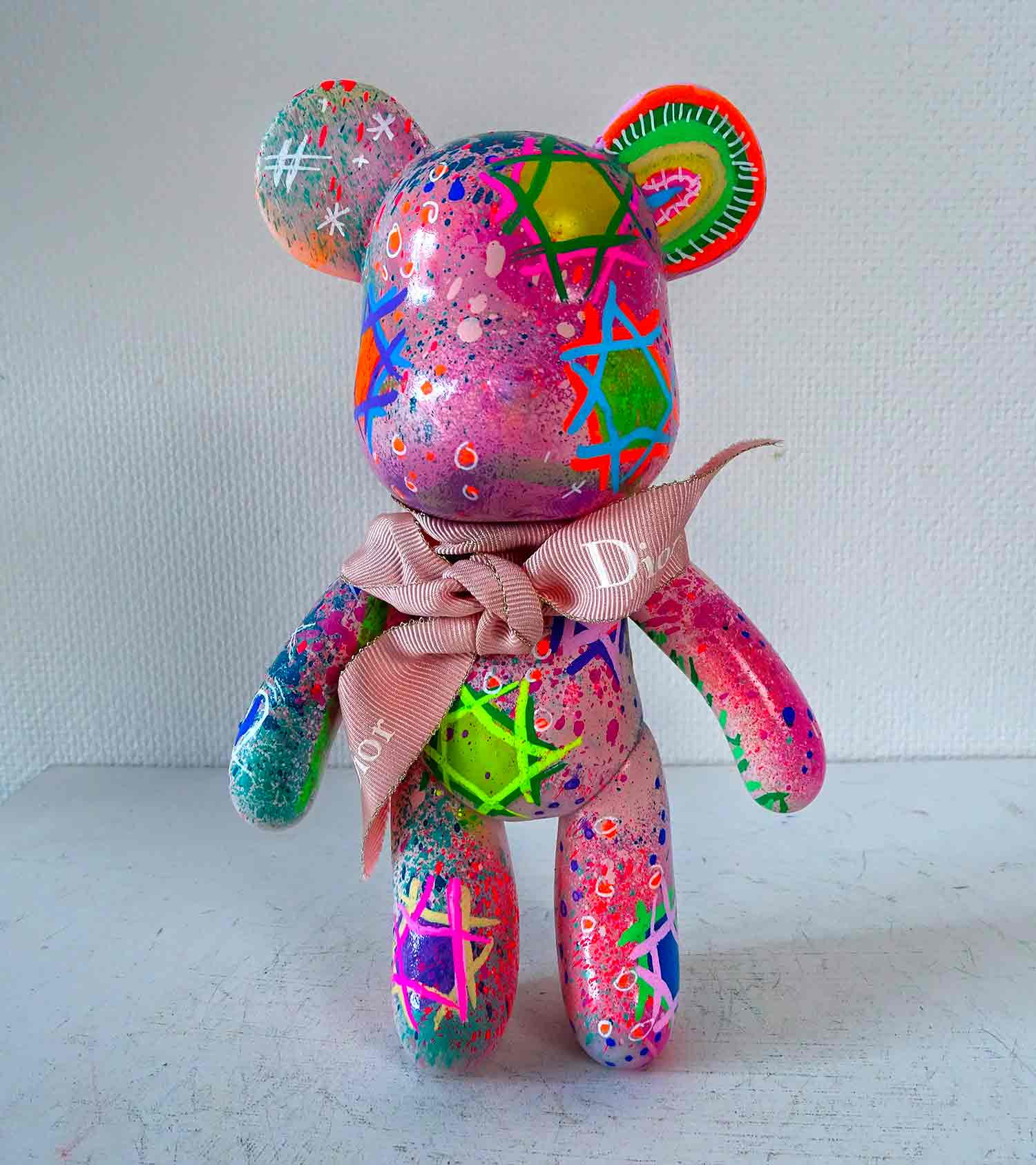 Priscilla Vettese, My Lil' Bear, sculpture - Galerie de vente et d’achat d’art contemporain en ligne Artalistic
