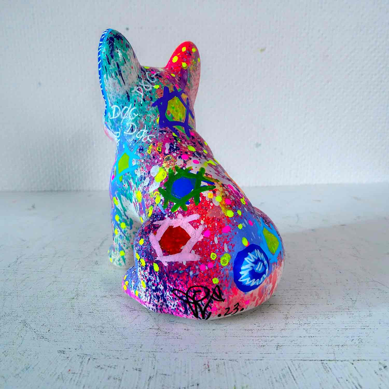 Priscilla Vettese, Mini Pop Bulldog, sculpture - Galerie de vente et d’achat d’art contemporain en ligne Artalistic