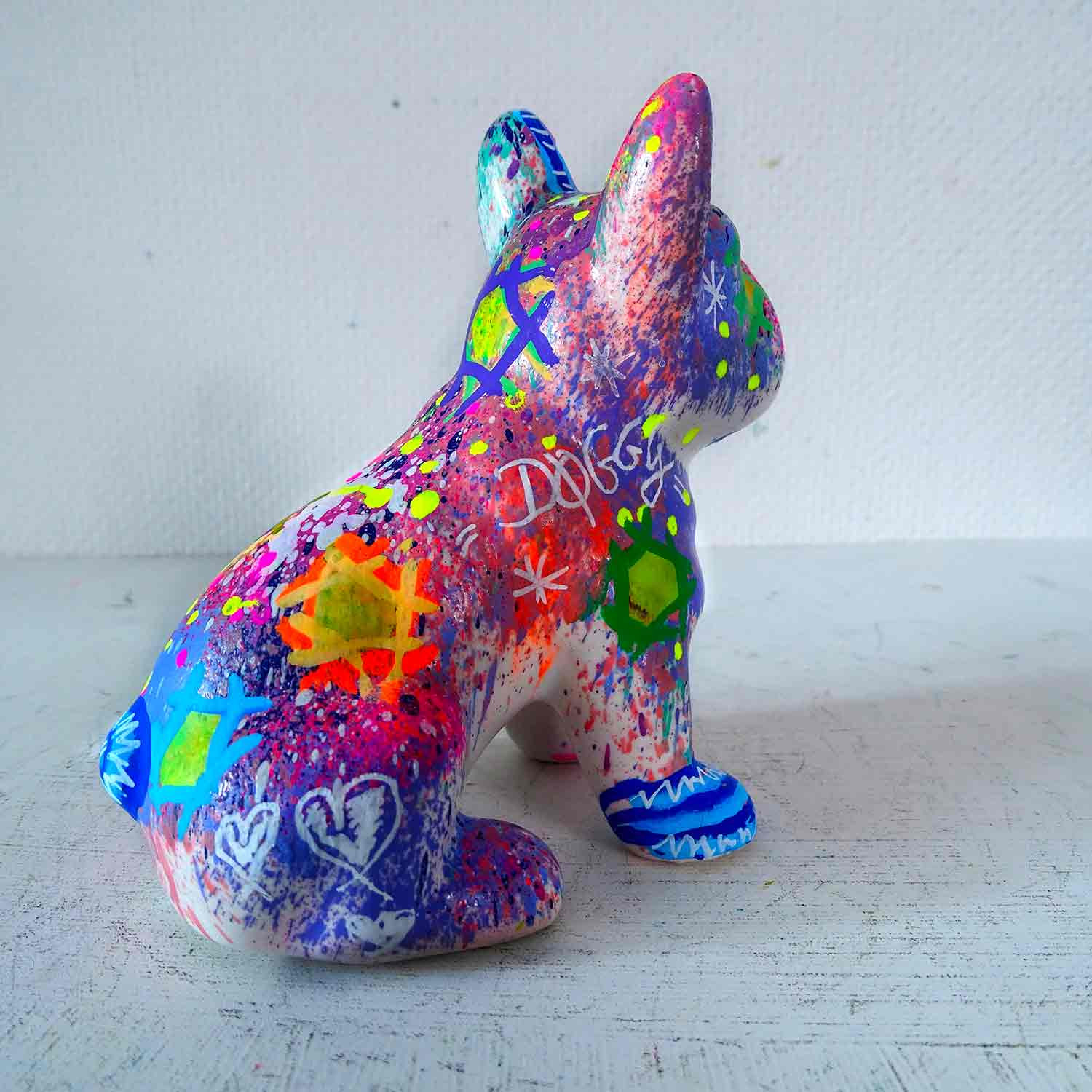 Priscilla Vettese, Mini Pop Bulldog, sculpture - Galerie de vente et d’achat d’art contemporain en ligne Artalistic