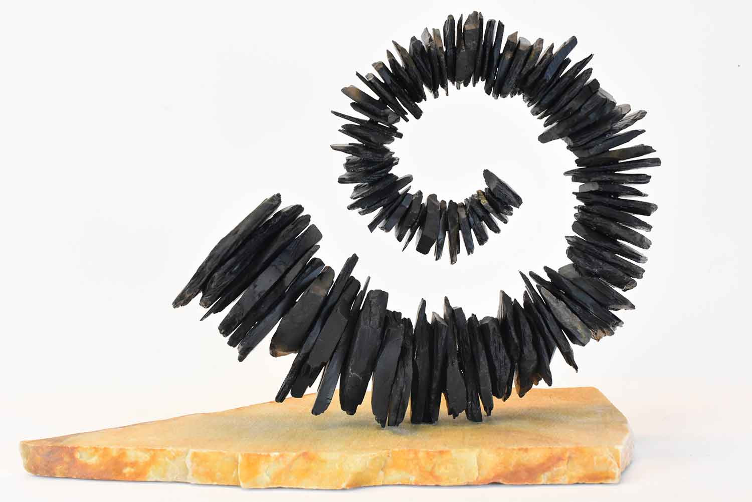 Marc Mugnier, spirale ardoisée, sculpture - Galerie de vente et d’achat d’art contemporain en ligne Artalistic