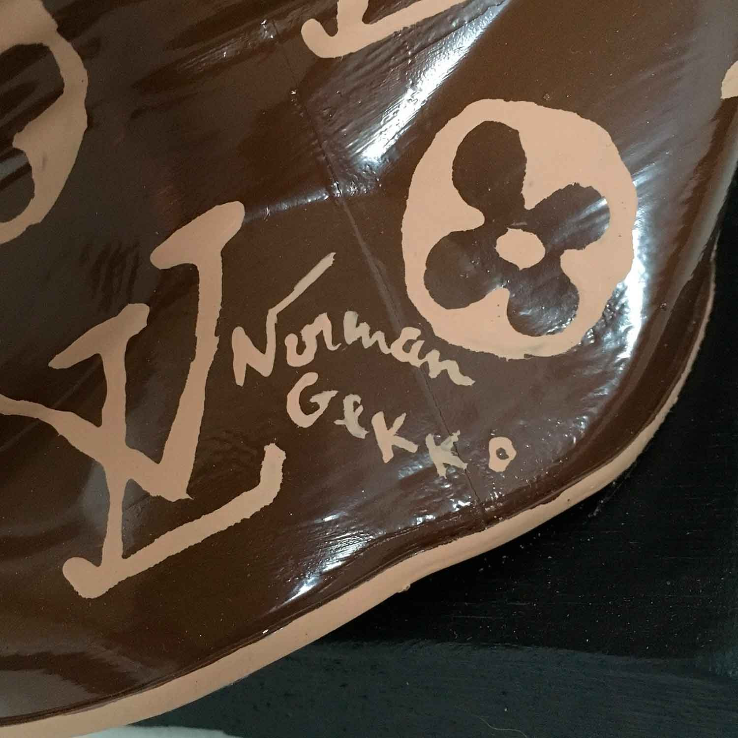 Norman Gekko, Crushed Louis Vuitton Handbag, sculpture - Galerie de vente et d’achat d’art contemporain en ligne Artalistic