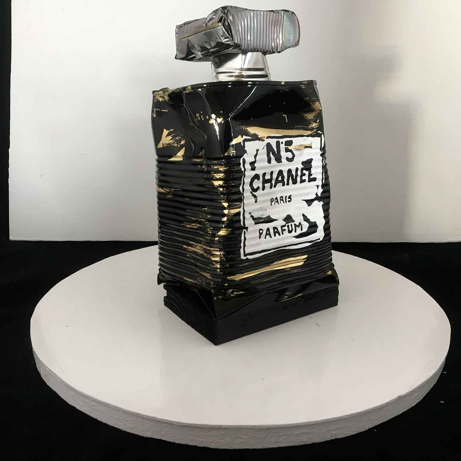Norman Gekko, Chanel N.5 in state of natural degradation, sculpture - Galerie de vente et d’achat d’art contemporain en ligne Artalistic
