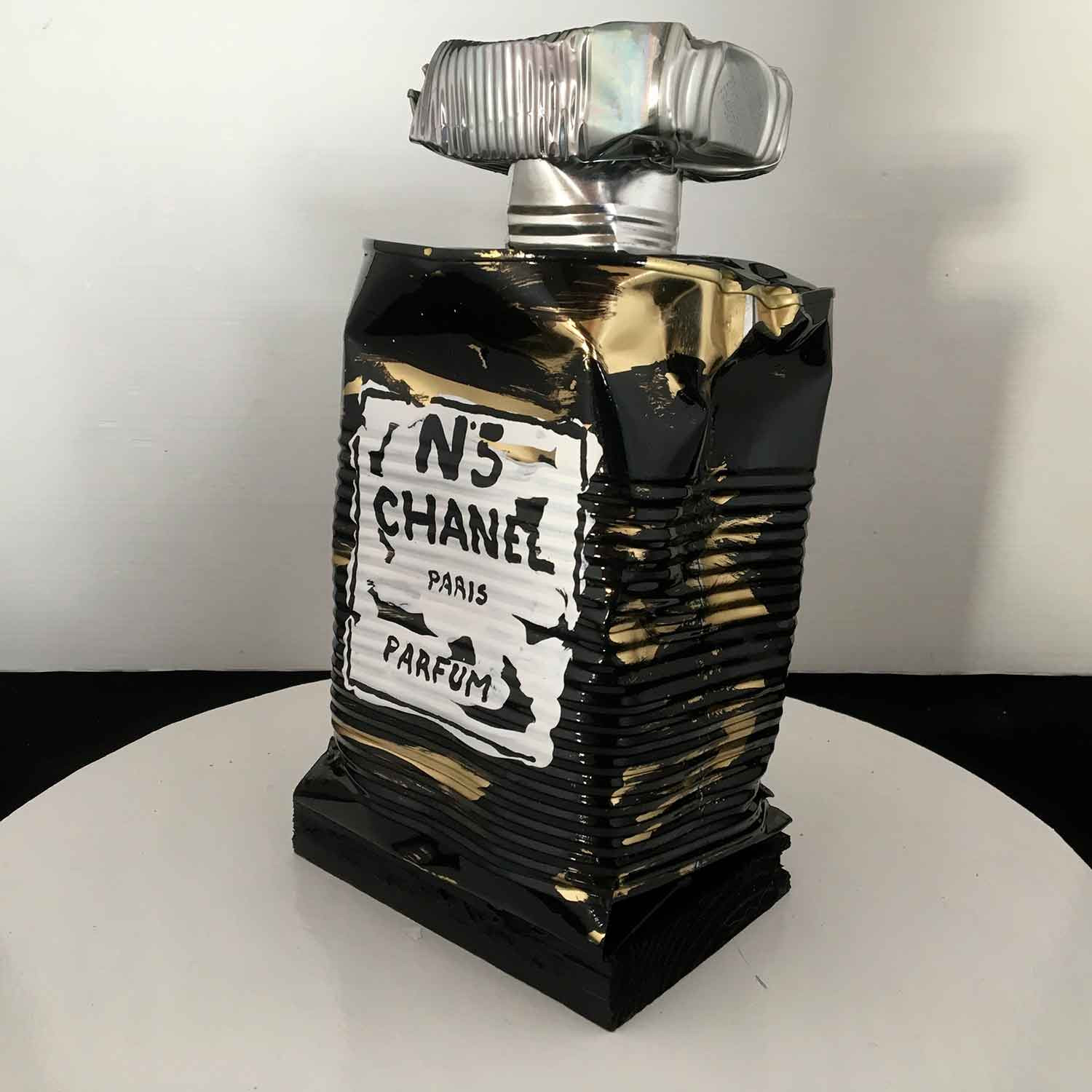 Norman Gekko, Chanel N.5 in state of natural degradation, sculpture - Galerie de vente et d’achat d’art contemporain en ligne Artalistic