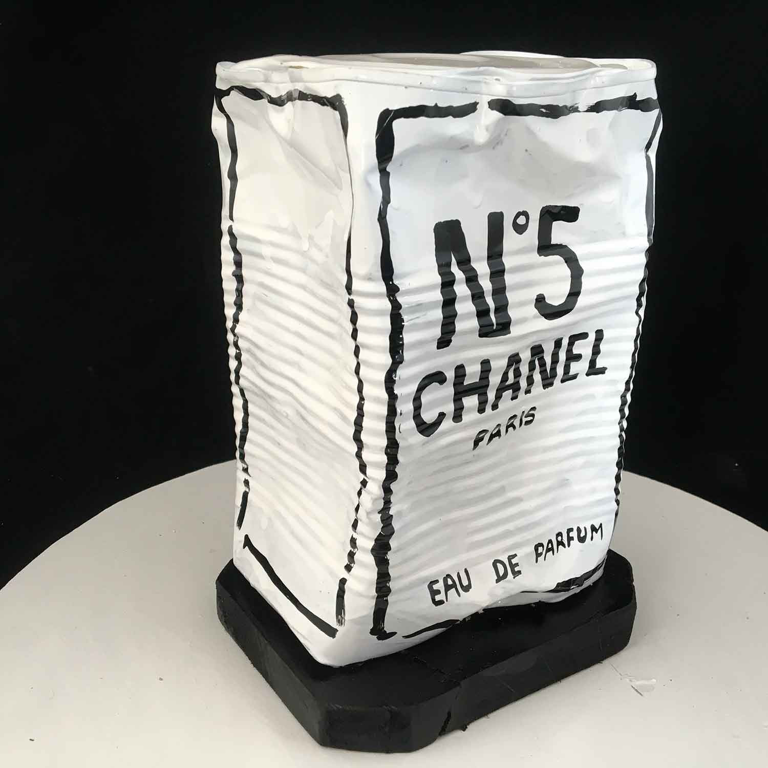 Norman Gekko, All fucked up Chanel N.5 Box, sculpture - Galerie de vente et d’achat d’art contemporain en ligne Artalistic