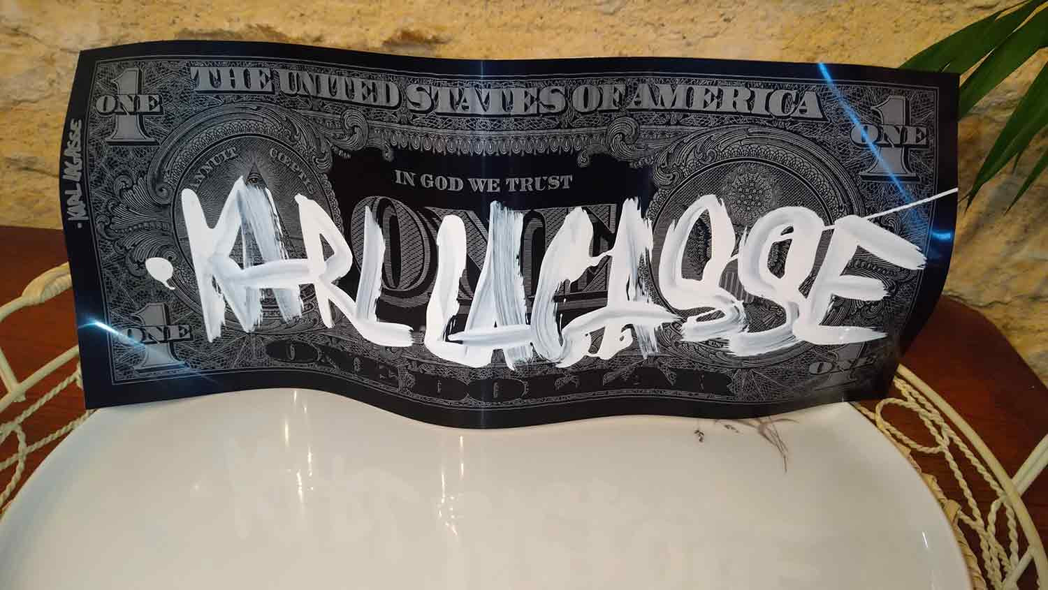 Karl Lagasse, One dollar black my name is, sculpture - Galerie de vente et d’achat d’art contemporain en ligne Artalistic