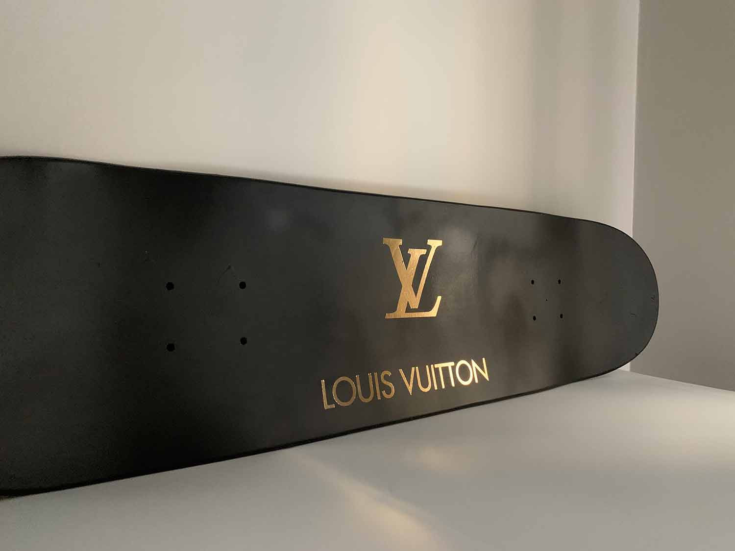 Rose, Skate LV, sculpture - Galerie de vente et d’achat d’art contemporain en ligne Artalistic
