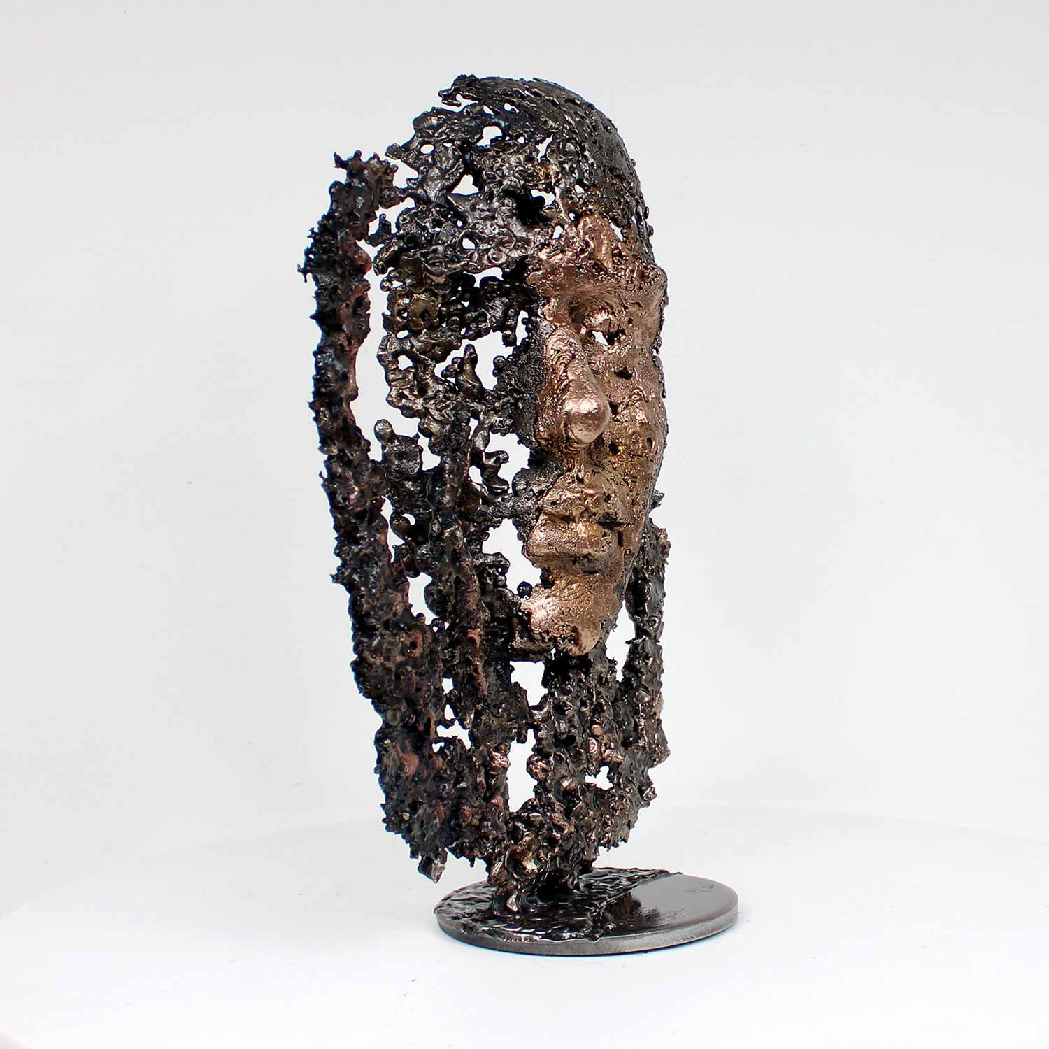 Philippe Buil, Une larme, sculpture - Galerie de vente et d’achat d’art contemporain en ligne Artalistic
