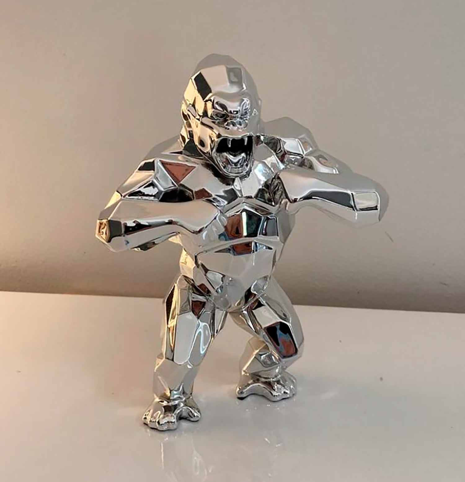 Richard Orlinski, Kong silver, sculpture - Galerie de vente et d’achat d’art contemporain en ligne Artalistic