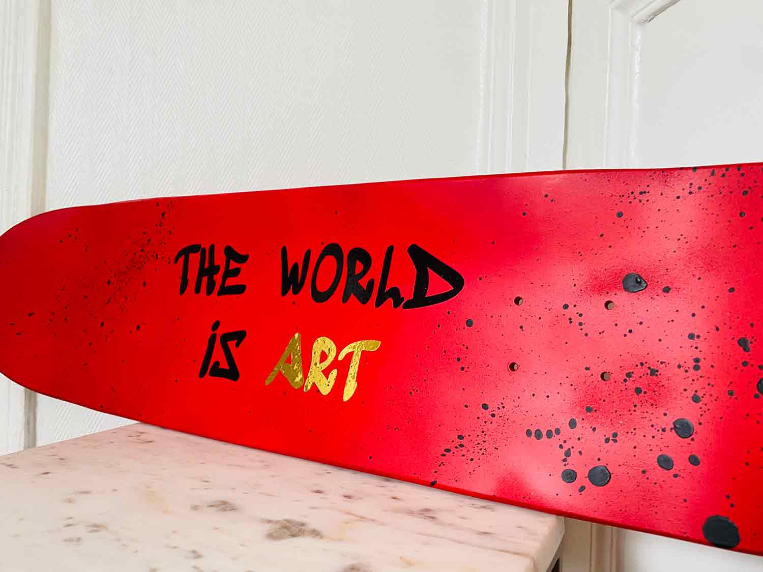 Andrea Van Der Hoeven, The world is art, sculpture - Galerie de vente et d’achat d’art contemporain en ligne Artalistic