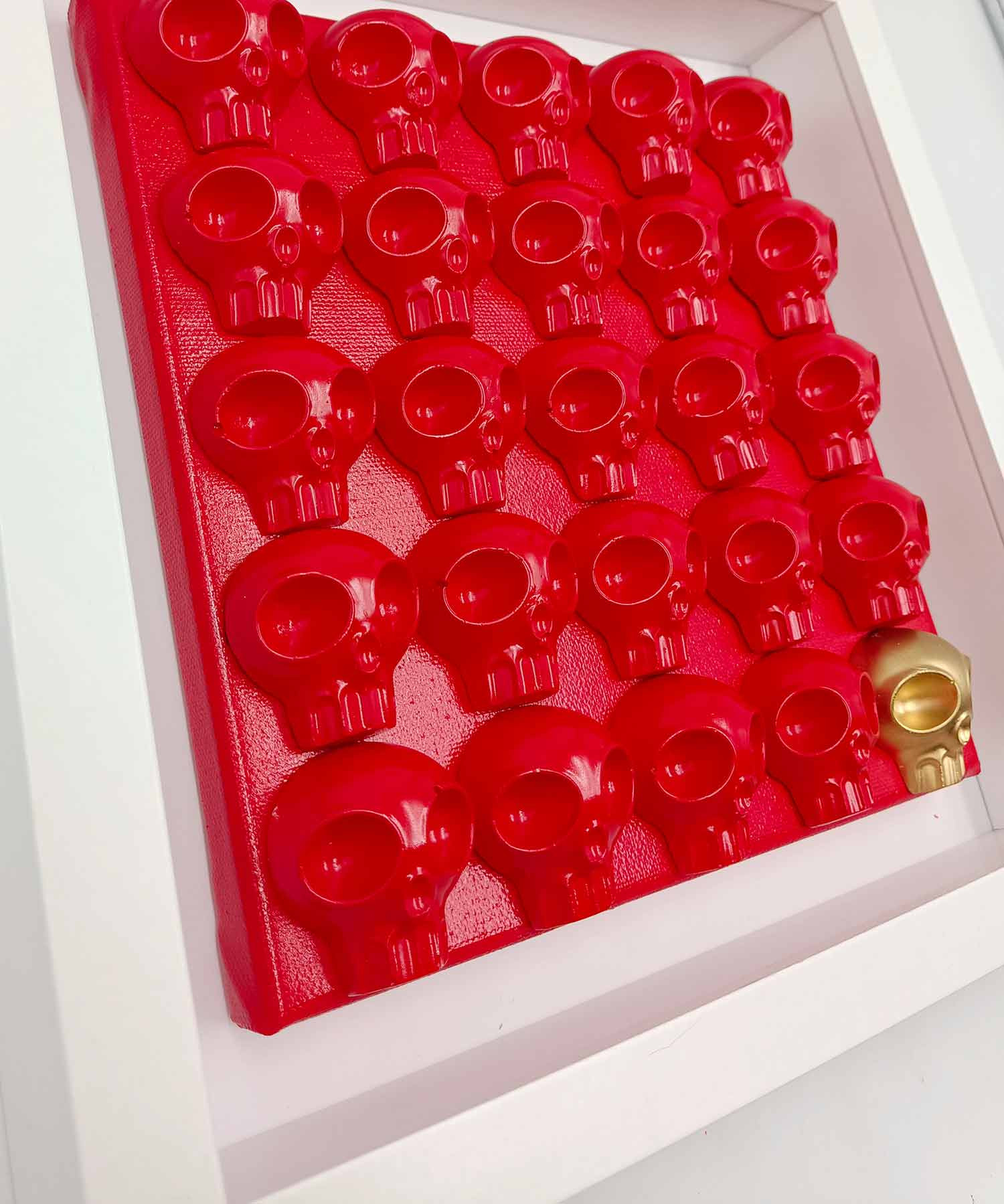VL, La différence (red), sculpture - Galerie de vente et d’achat d’art contemporain en ligne Artalistic