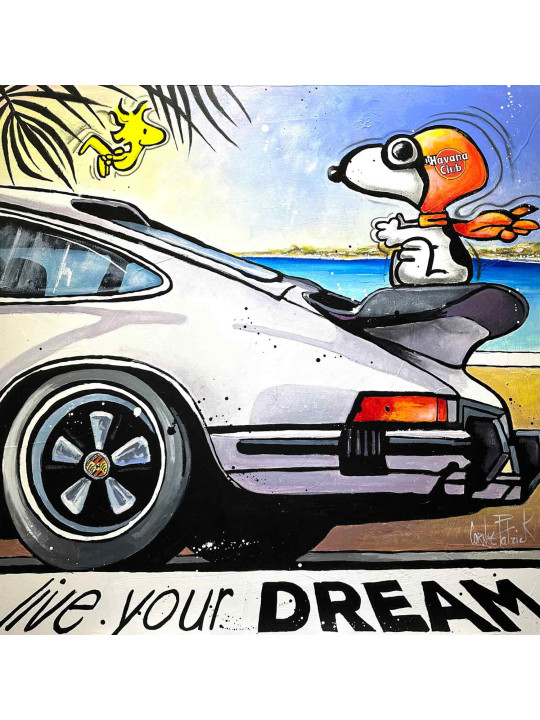 Snoopy vit son rêve, la Porsche sur la Côte d'Azur