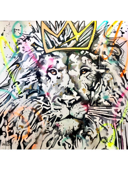 Lion king graffiti, black and white, gold crown