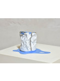 Yannick Bouillault, Le vieux pot de peinture bleu, sculpture - Galerie de vente et d’achat d’art contemporain en ligne Artalistic