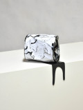 Yannick Bouillault, Le vieux pot de peinture noir, sculpture - Galerie de vente et d’achat d’art contemporain en ligne Artalistic