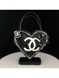 Norman Gekko, Crushed heart shape Chanel bag, sculpture - Galerie de vente et d’achat d’art contemporain en ligne Artalistic