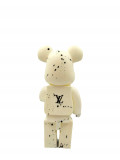 Vili, Bearbrick Chanel, sculpture - Galerie de vente et d’achat d’art contemporain en ligne Artalistic